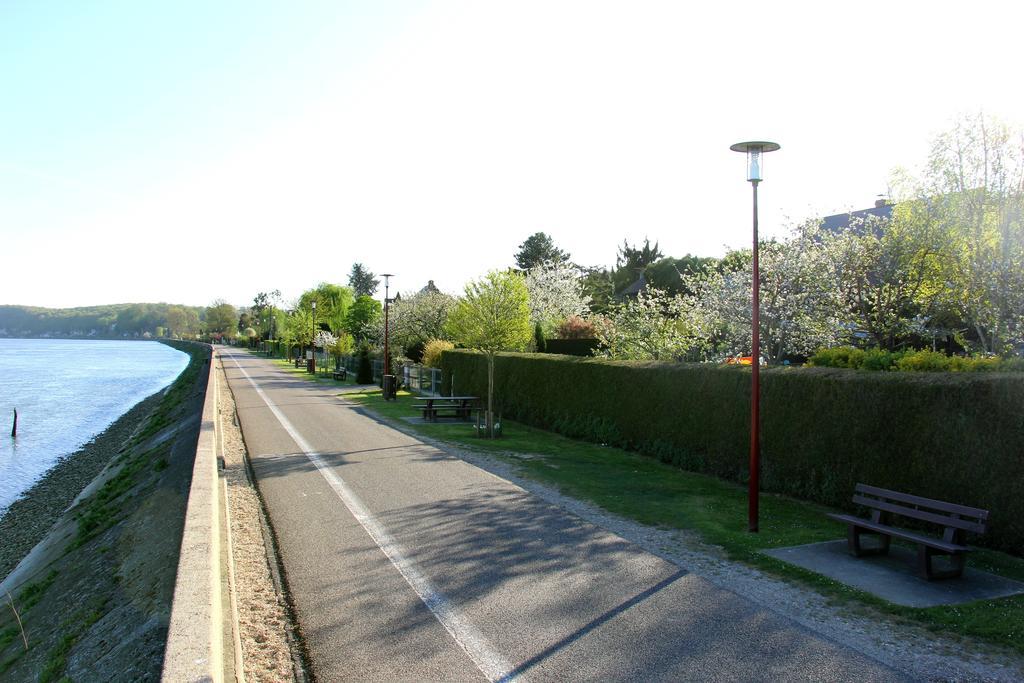 En Bord De Seine Bed & Breakfast Duclair Exterior photo